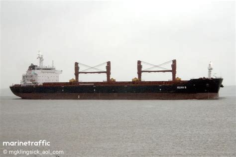 Ship CHLOE (Bulk Carrier) Registered in Indonesia .